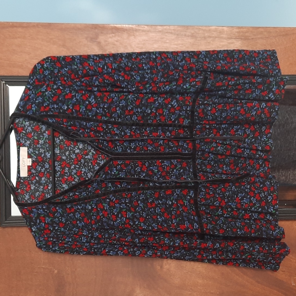 LOFT loose fitting floral blouse, 3/4 sleeve